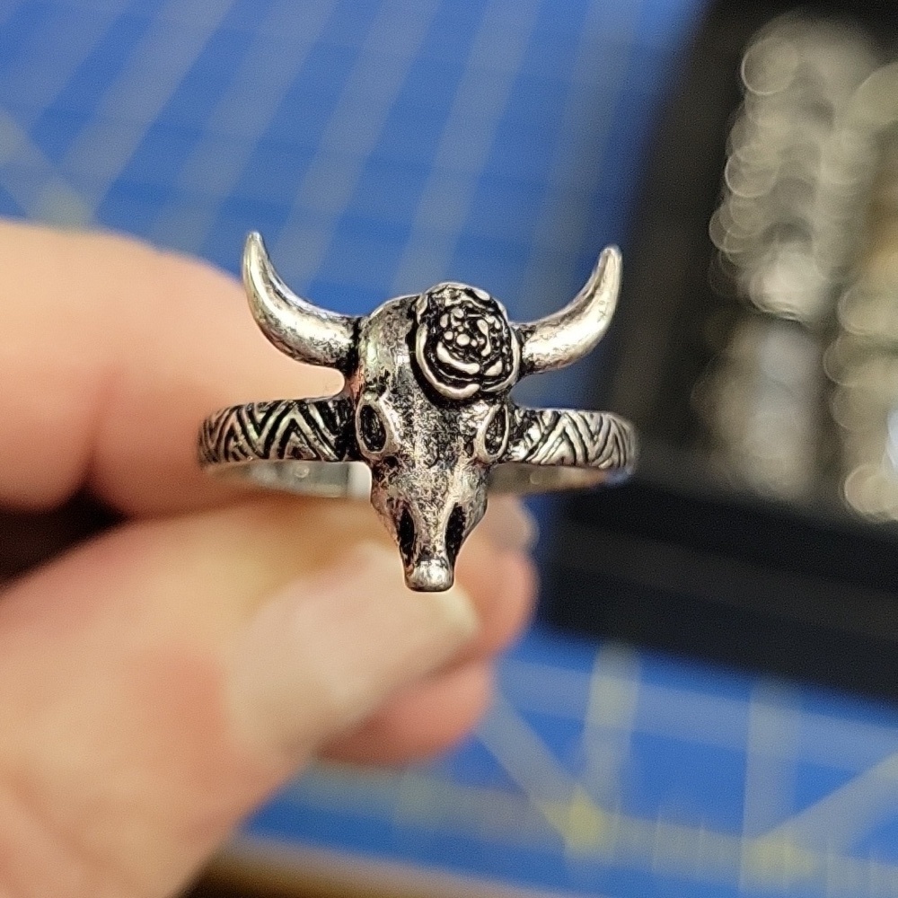Bull Cow Skull Rose Floral Flower Silver Tone Ring Size 8.5